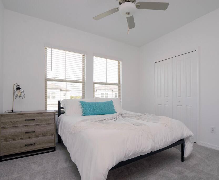 Modern Oasis! 3Br Townhouse In A Lagoon Community Wesley Chapel Eksteriør bilde