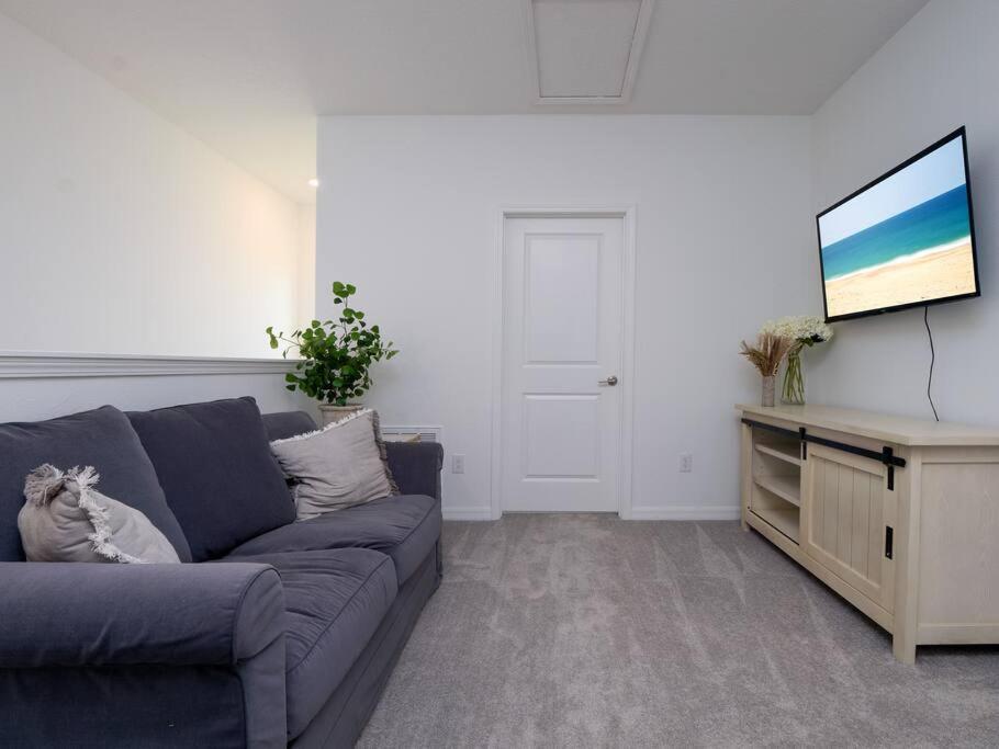Modern Oasis! 3Br Townhouse In A Lagoon Community Wesley Chapel Eksteriør bilde